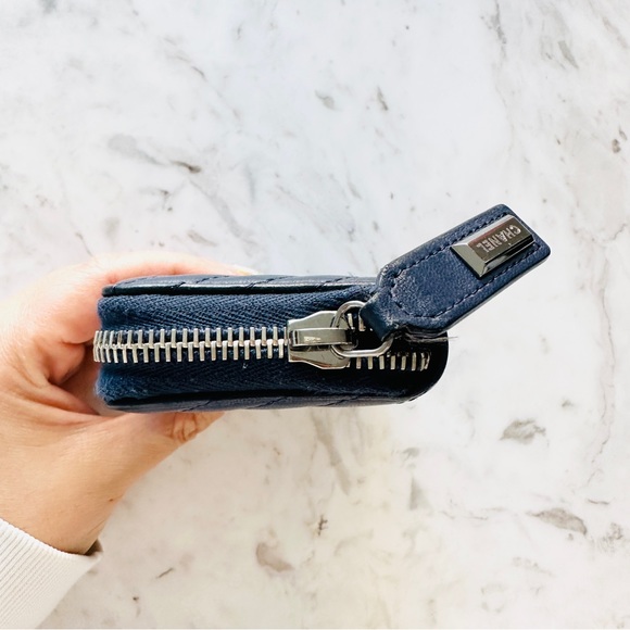 CHANEL Lambskin Quilted CC Chevron Coin Purse with Zipper (Navy) - Picture 6 of 15